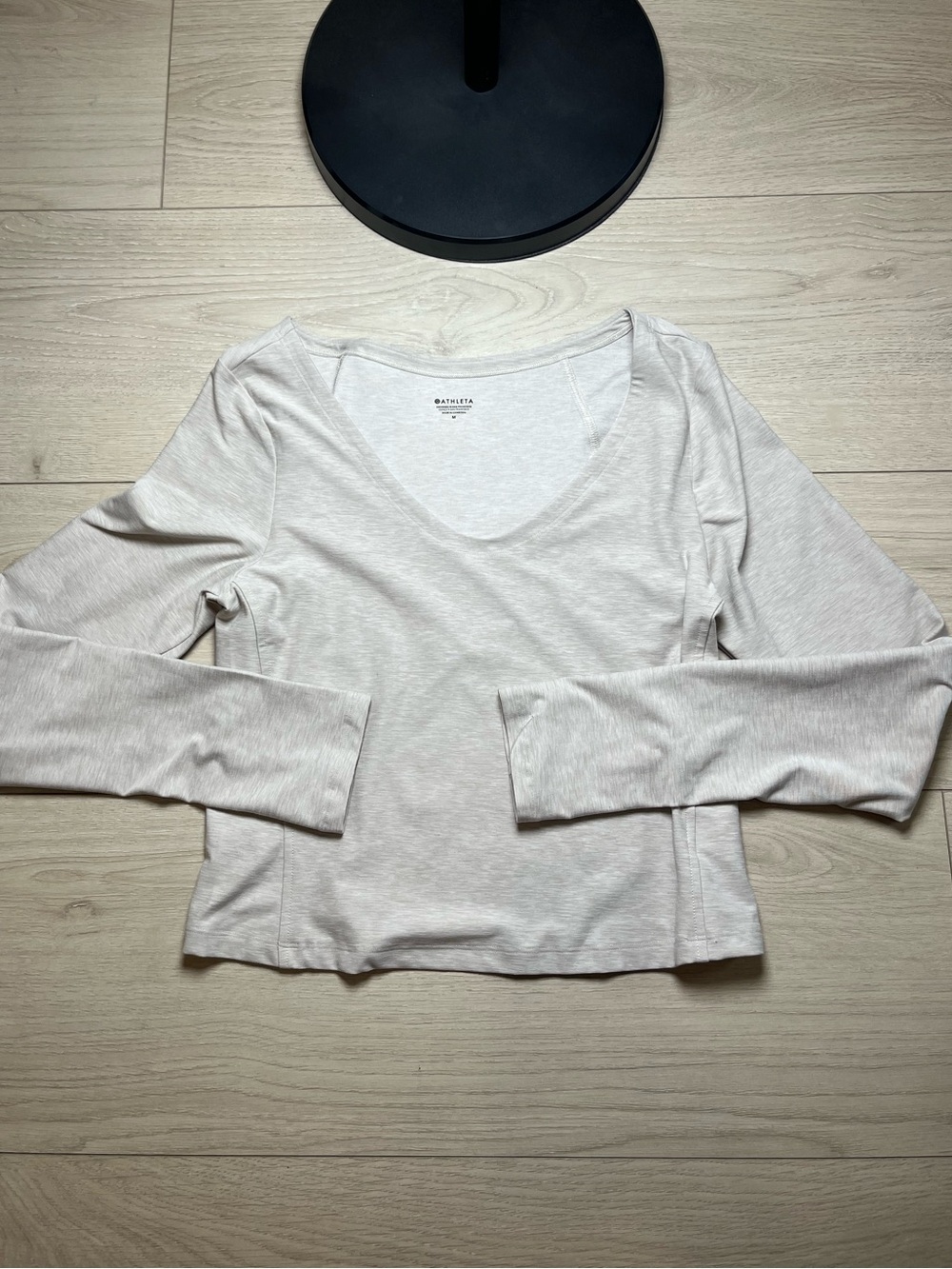 Athleta Lightweight Scoop Neck Long Sleeve Top - Light Gray size medium women’s
